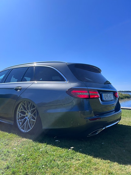 Mercedes-Benz E220 5 of 7