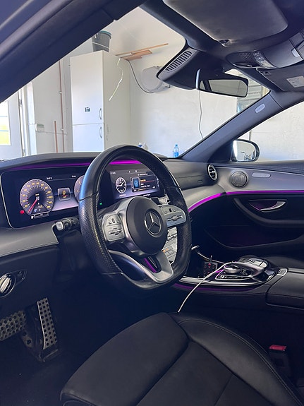 Mercedes-Benz E220 6 of 7