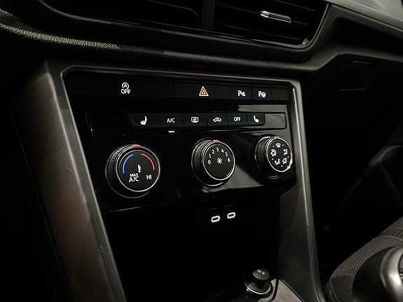 Volkswagen T-Roc 13 of 13