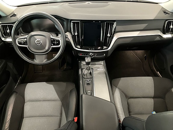 Volvo V60 Cross Country 6 of 15
