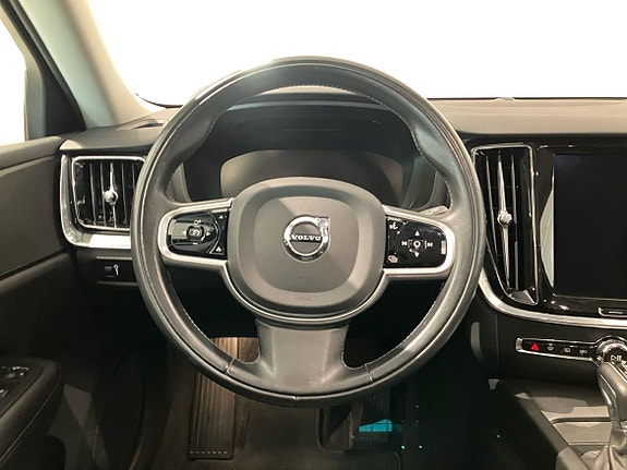 Volvo V60 Cross Country 11 of 15