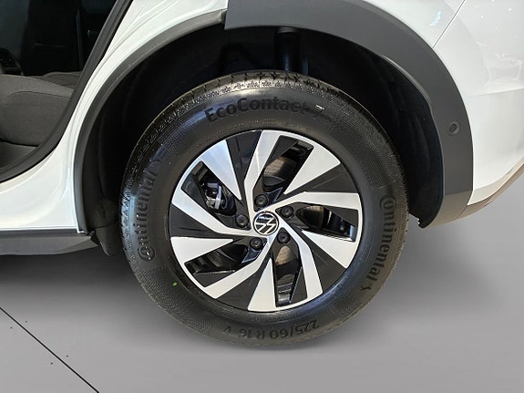 Volkswagen T-Roc 13 of 13