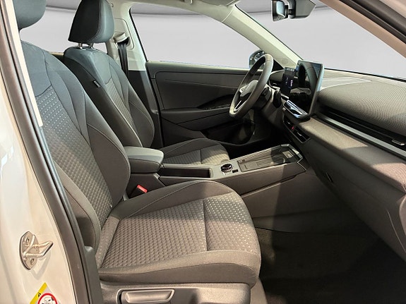 Volkswagen T-Roc 9 of 13