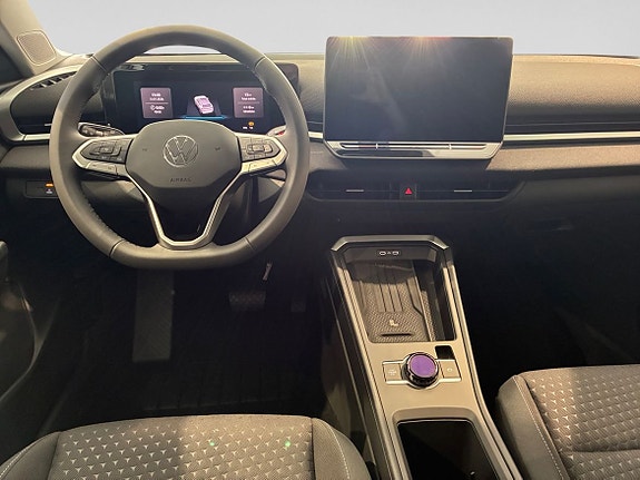 Volkswagen T-Roc 8 of 13