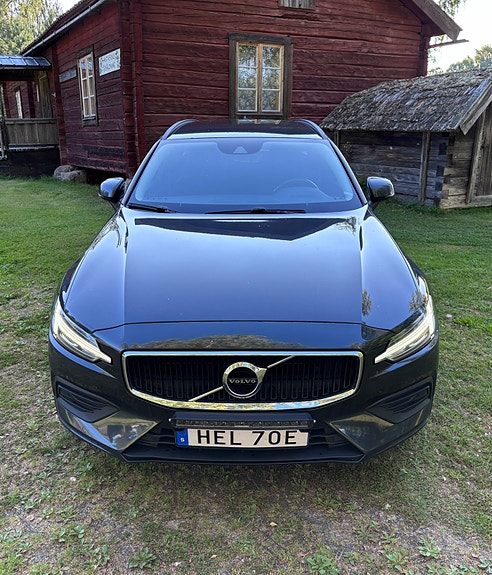 Volvo V60 2 of 7