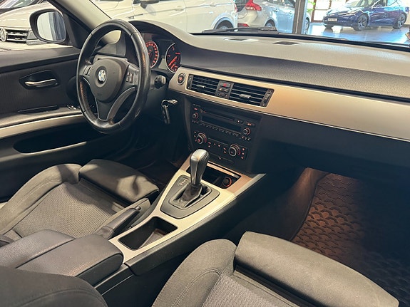 BMW 320d 9 of 21