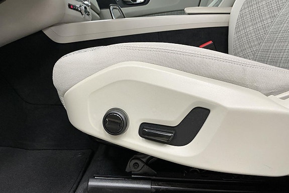 Volvo XC60 23 of 29