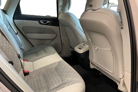 Volvo XC60 11 of 29