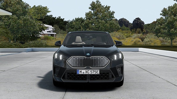 BMW iX2 3 of 13