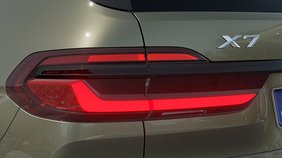 BMW X7 8 of 13