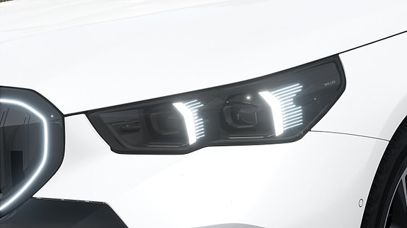 BMW i5 6 of 13