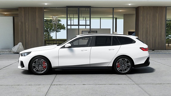 BMW i5 4 of 13