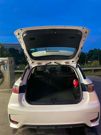 Lexus CT200h 8 of 16