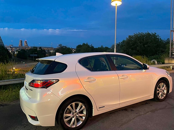 Lexus CT200h 5 of 16