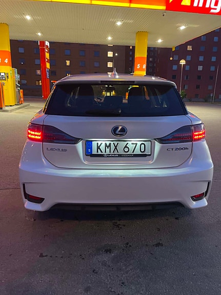 Lexus CT200h 4 of 16