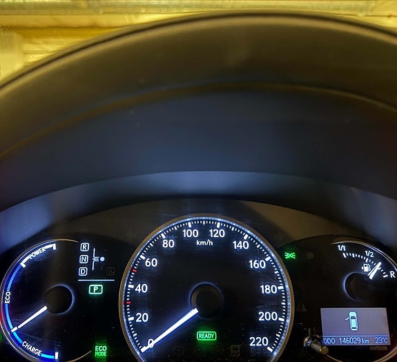 Lexus CT200h 11 of 16