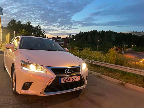 Lexus CT200h 6 of 16