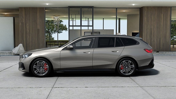BMW i5 4 of 13