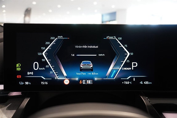 BMW i5 11 of 12