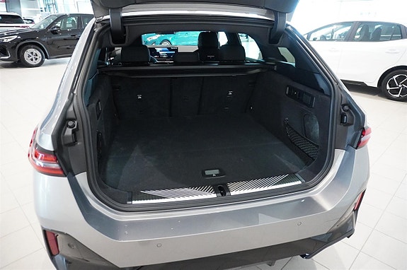 BMW i5 5 of 12