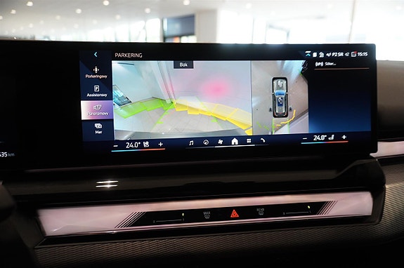 BMW i5 8 of 12
