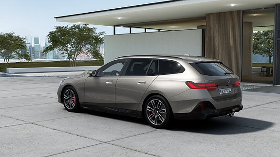 BMW i5 2 of 13