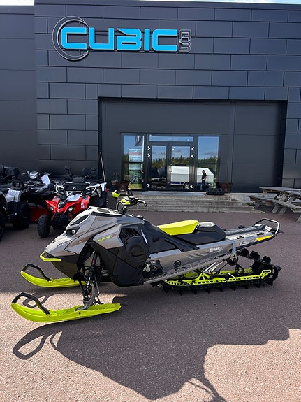 Ski-Doo Summit Expert 154 850 Turbo R HUB *Köp online*