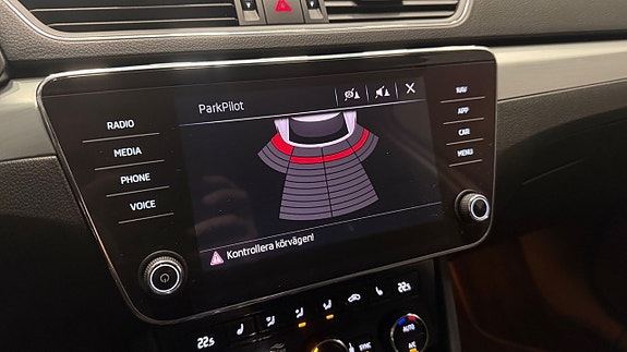 Skoda Superb 18 of 27