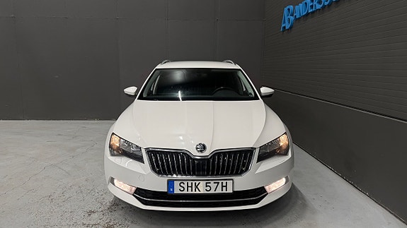 Skoda Superb 9 of 27