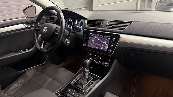 Skoda Superb 17 of 27