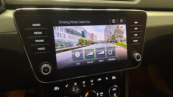 Skoda Superb 22 of 27