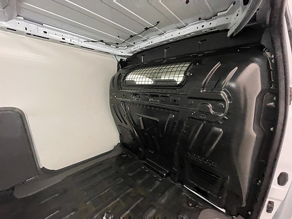 Ford Transit Connect 13 of 30