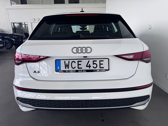 Audi A3 4 of 17