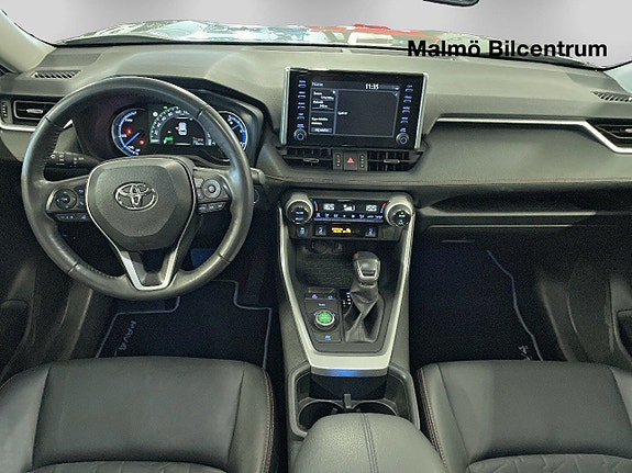 Toyota RAV4 12 of 19