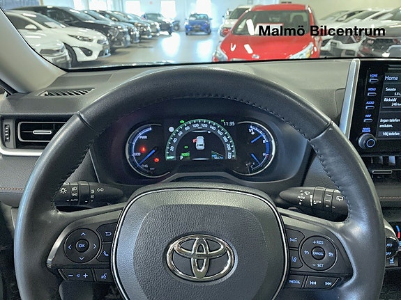 Toyota RAV4 15 of 19