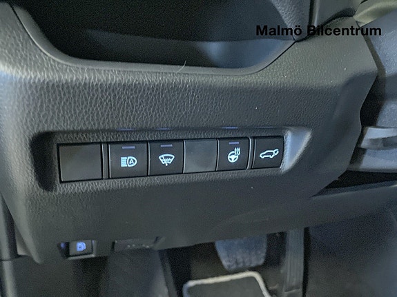 Toyota RAV4 9 of 19