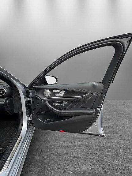 Mercedes-Benz E63 23 of 30