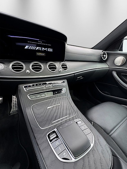 Mercedes-Benz E63 15 of 30