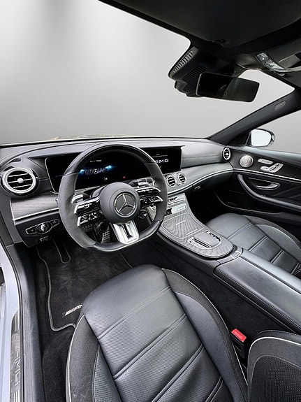 Mercedes-Benz E63 13 of 30