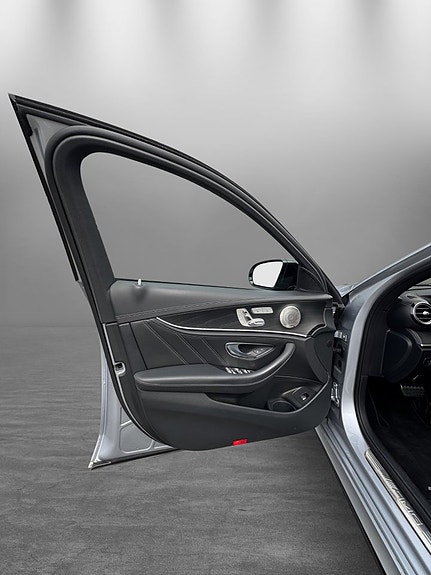 Mercedes-Benz E63 10 of 30