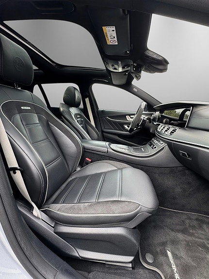 Mercedes-Benz E63 26 of 30