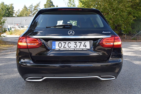 Mercedes-Benz C220 d 4 of 26