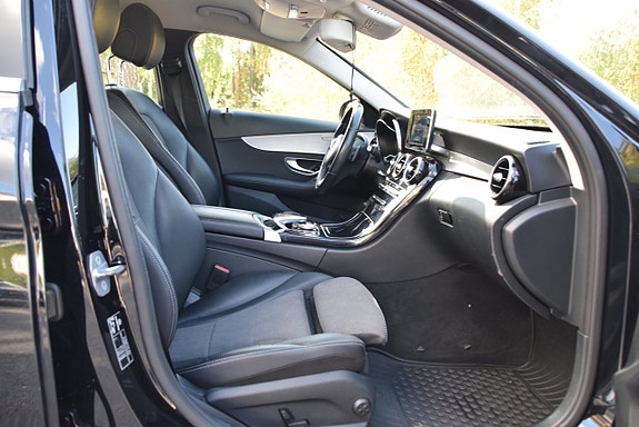 Mercedes-Benz C220 d 9 of 26