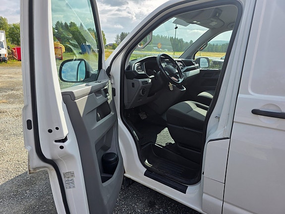 Volkswagen Transporter 6 of 12
