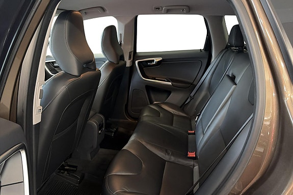 Volvo XC60 10 of 22