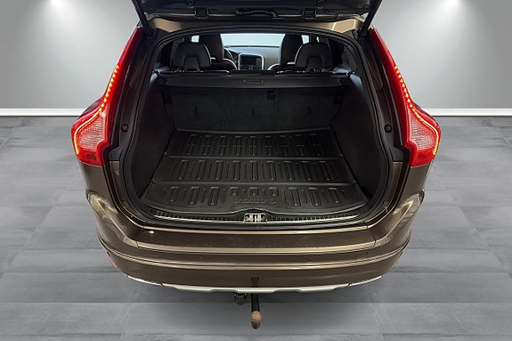 Volvo XC60 12 of 22