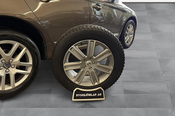 Volvo XC60 13 of 22