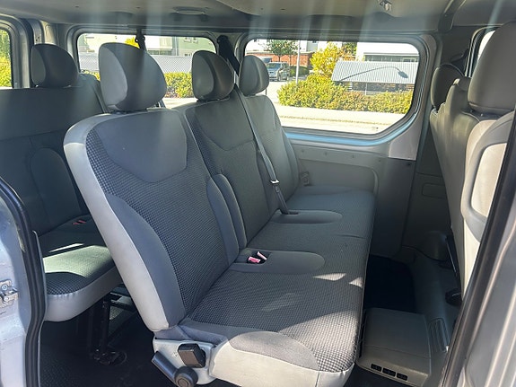 Opel Vivaro 8 of 25