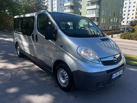 Opel Vivaro 2 of 25