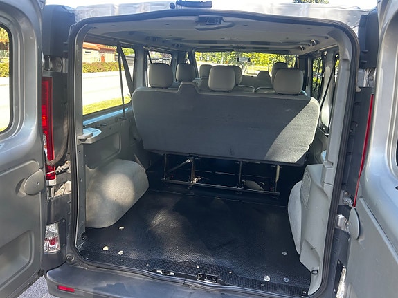 Opel Vivaro 6 of 25